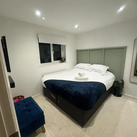 Modern 1 Bedroom House In Biggleswade Exterior photo
