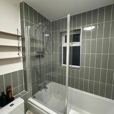 Modern 1 Bedroom House In Biggleswade Exterior photo
