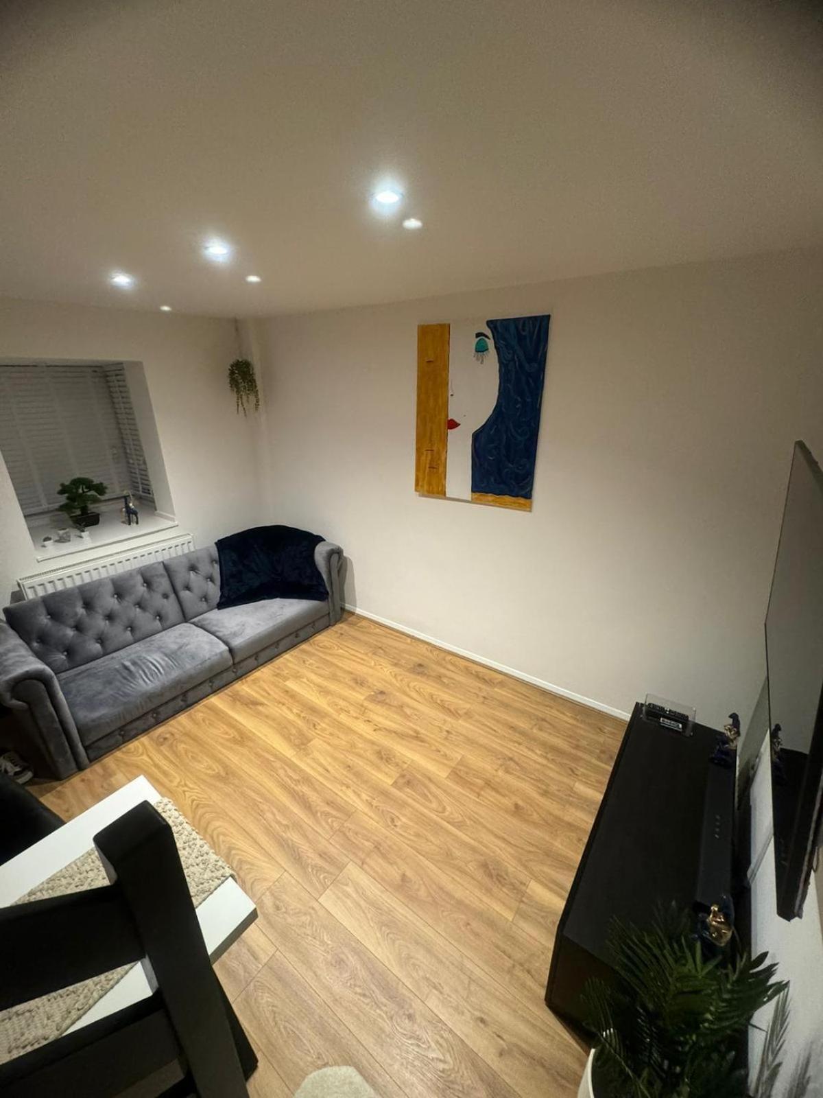 Modern 1 Bedroom House In *