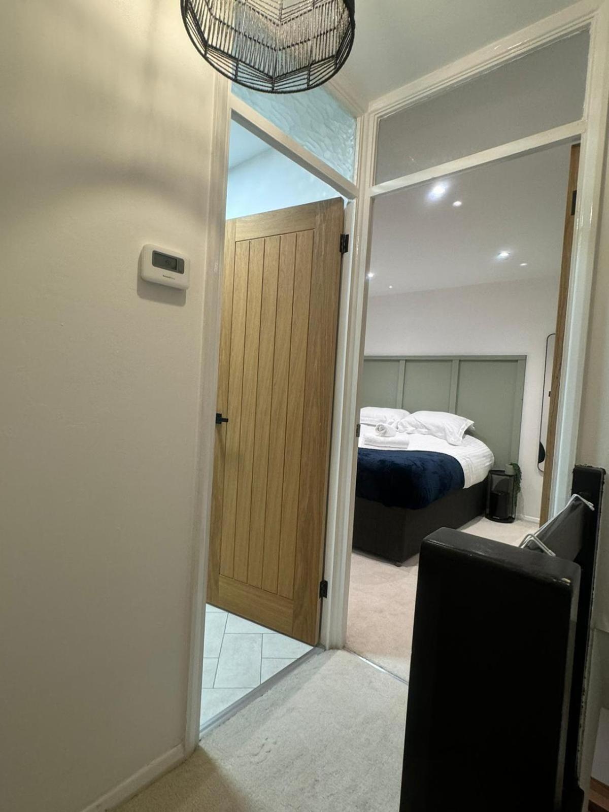 Modern 1 Bedroom House In Apartment Biggleswade