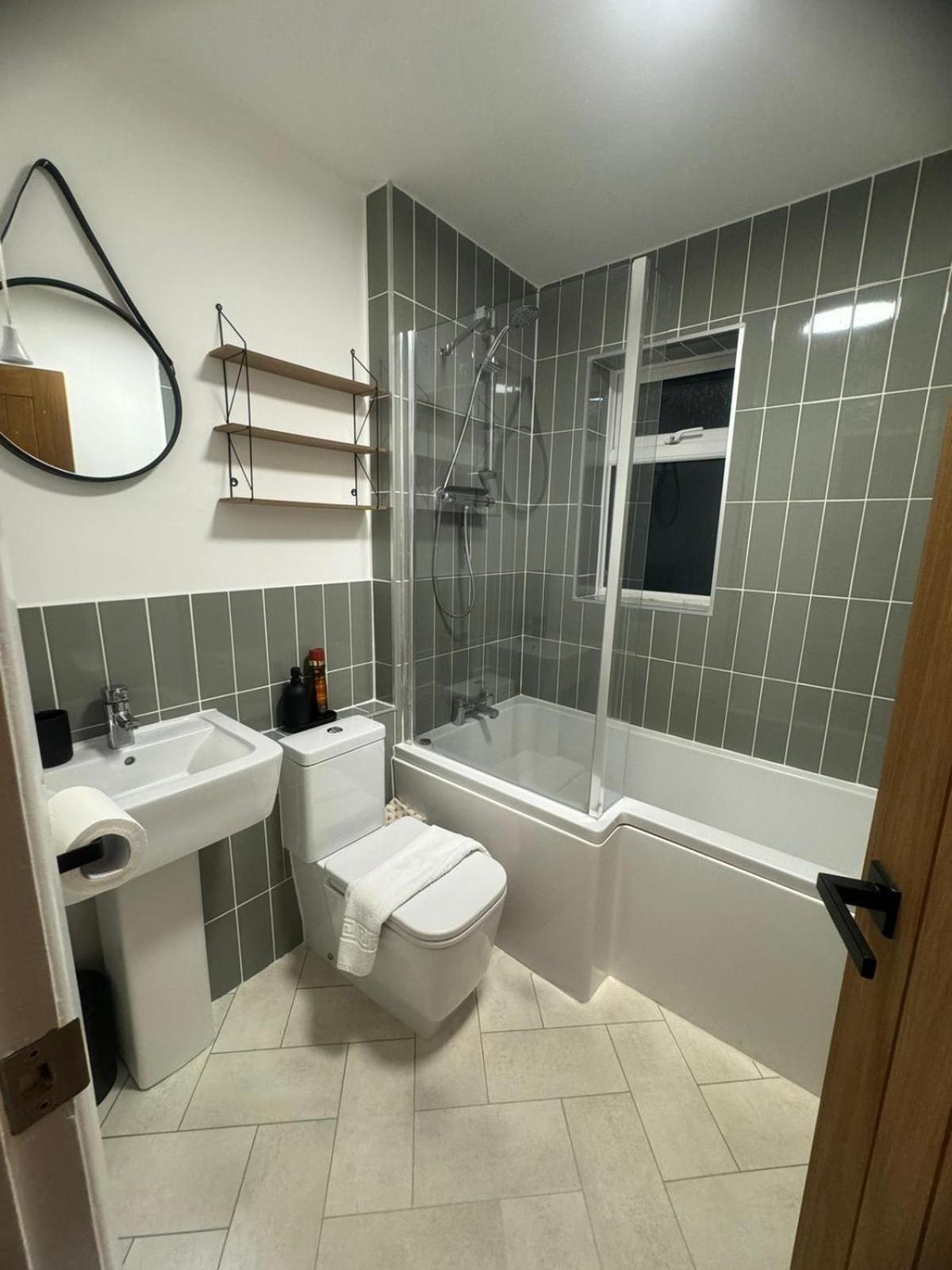 Modern 1 Bedroom House In